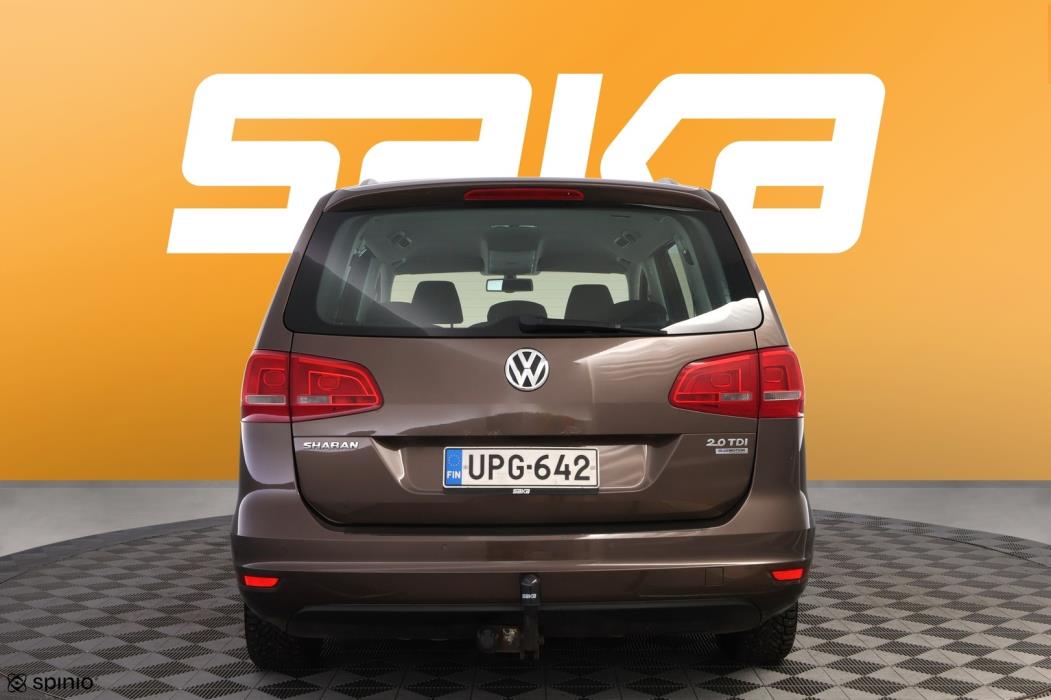 VOLKSWAGEN Sharan 2012