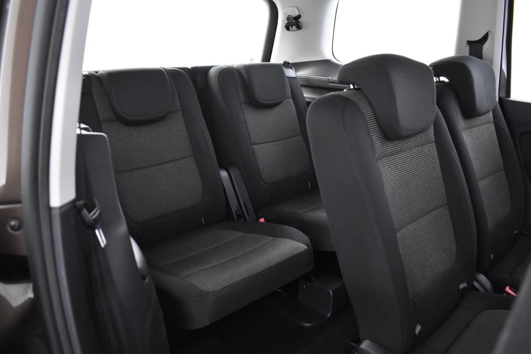 VOLKSWAGEN Sharan 2012