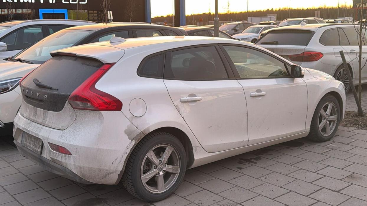 VOLVO V40 2014