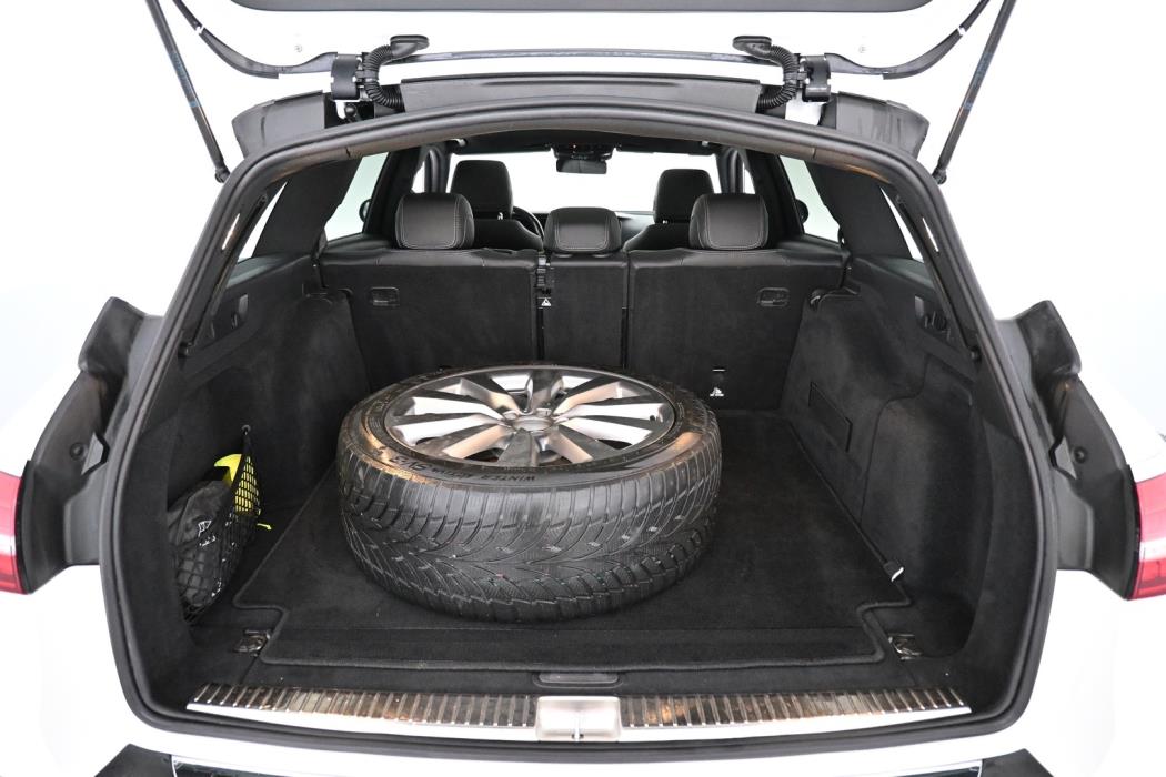 MERCEDES-BENZ E 2021