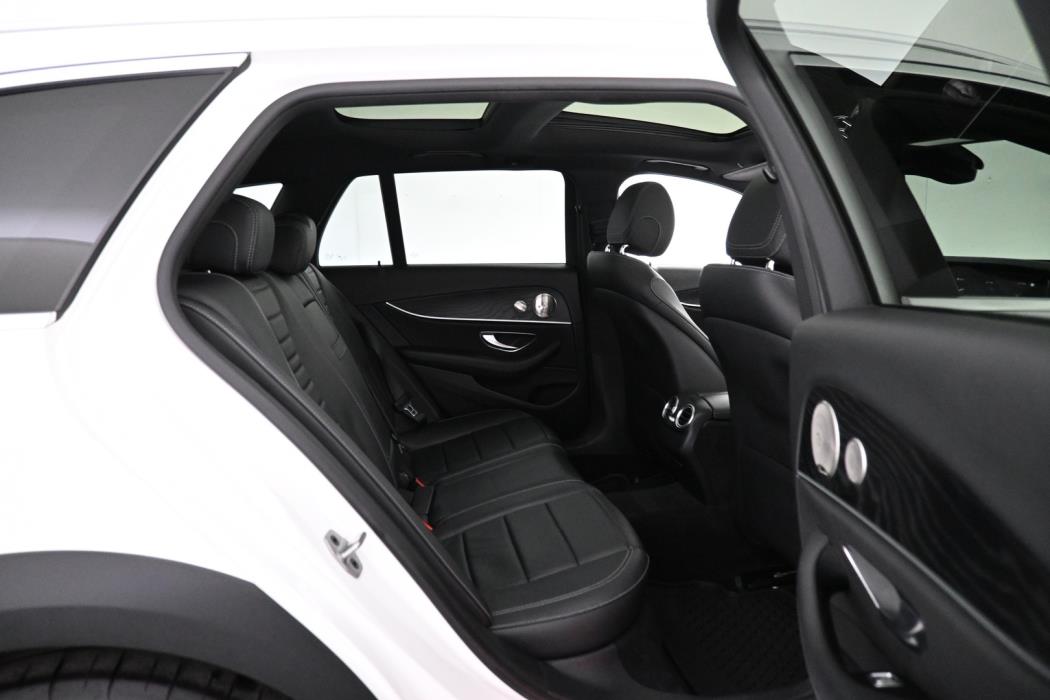 MERCEDES-BENZ E 2021