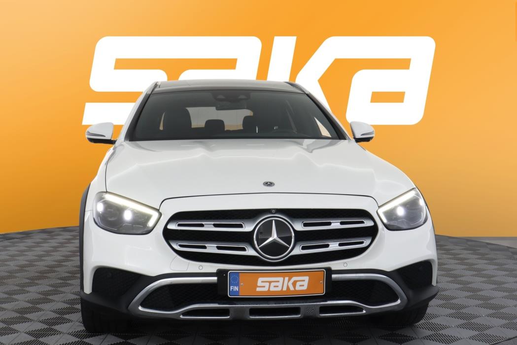 MERCEDES-BENZ E 2021