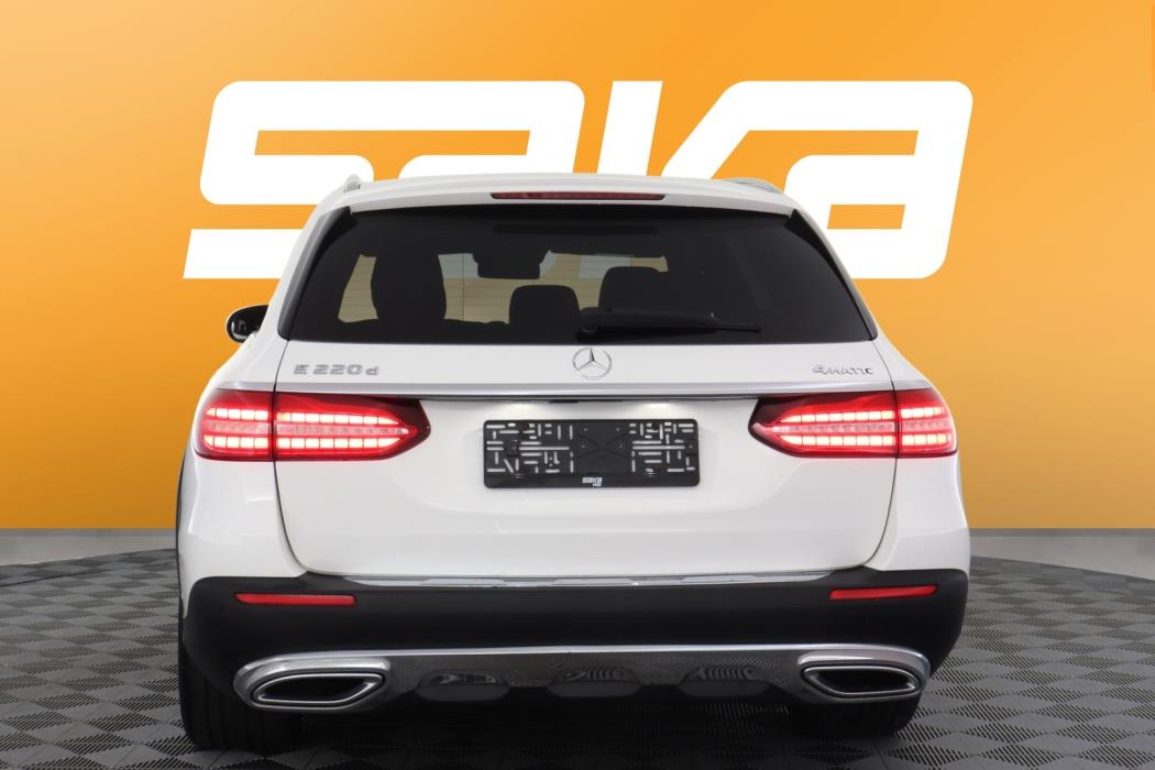 MERCEDES-BENZ E 2021