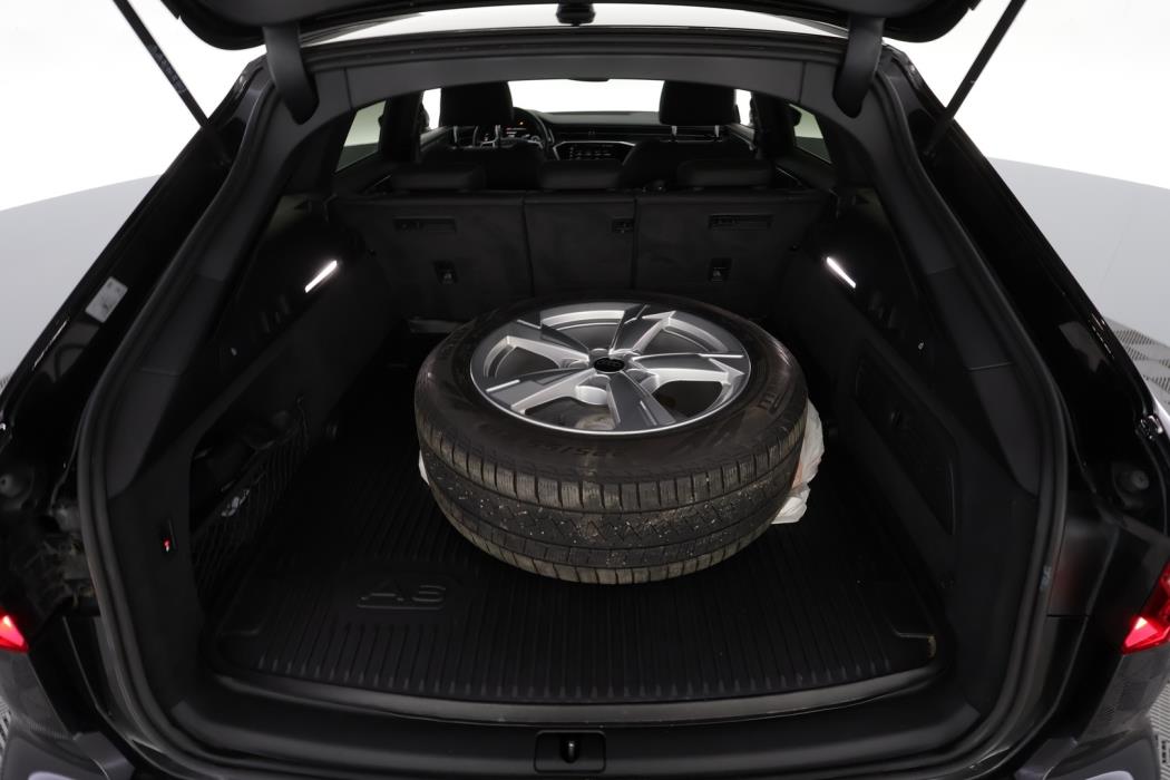 AUDI A6 2024