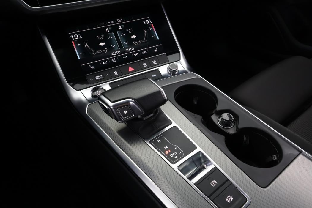 AUDI A6 2024