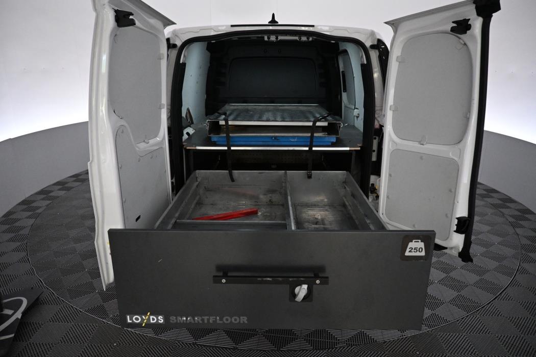 VOLKSWAGEN Caddy 2023