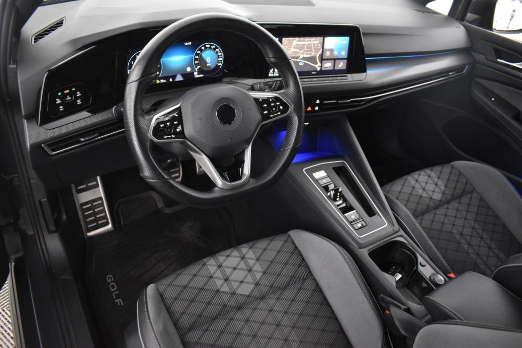 VOLKSWAGEN Golf 2021