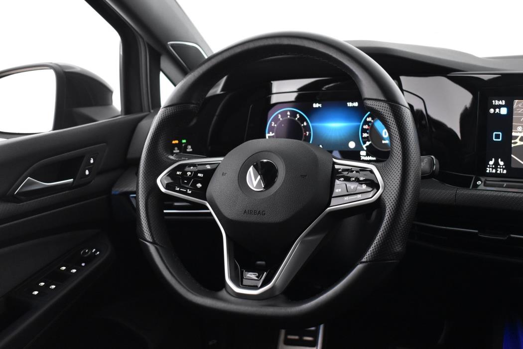 VOLKSWAGEN Golf 2021