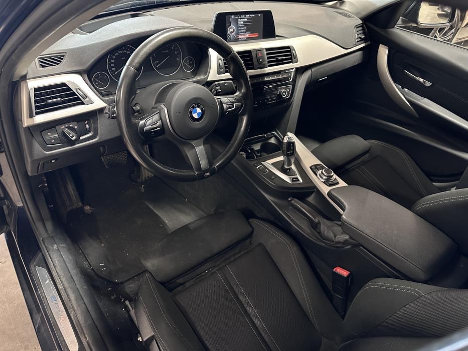BMW 330 2017