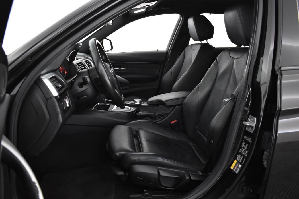 BMW 330 2016