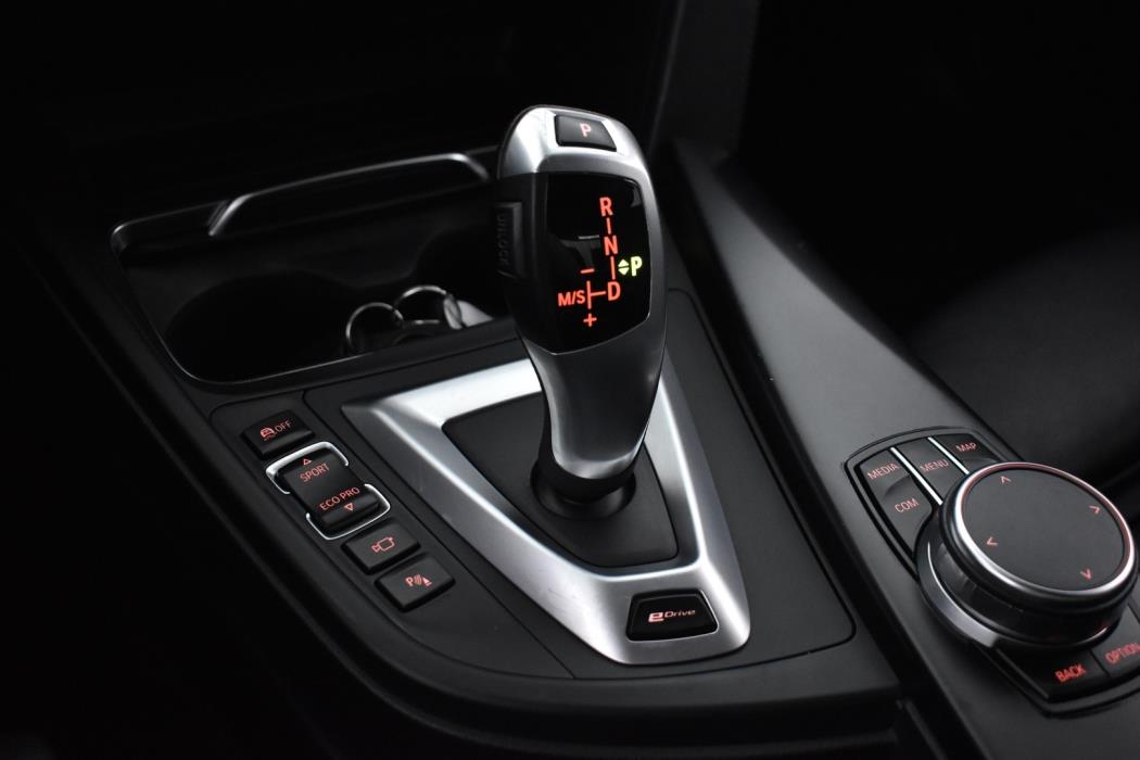 BMW 330 2016