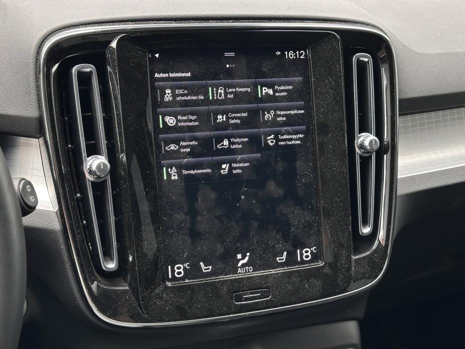 VOLVO XC40 2022