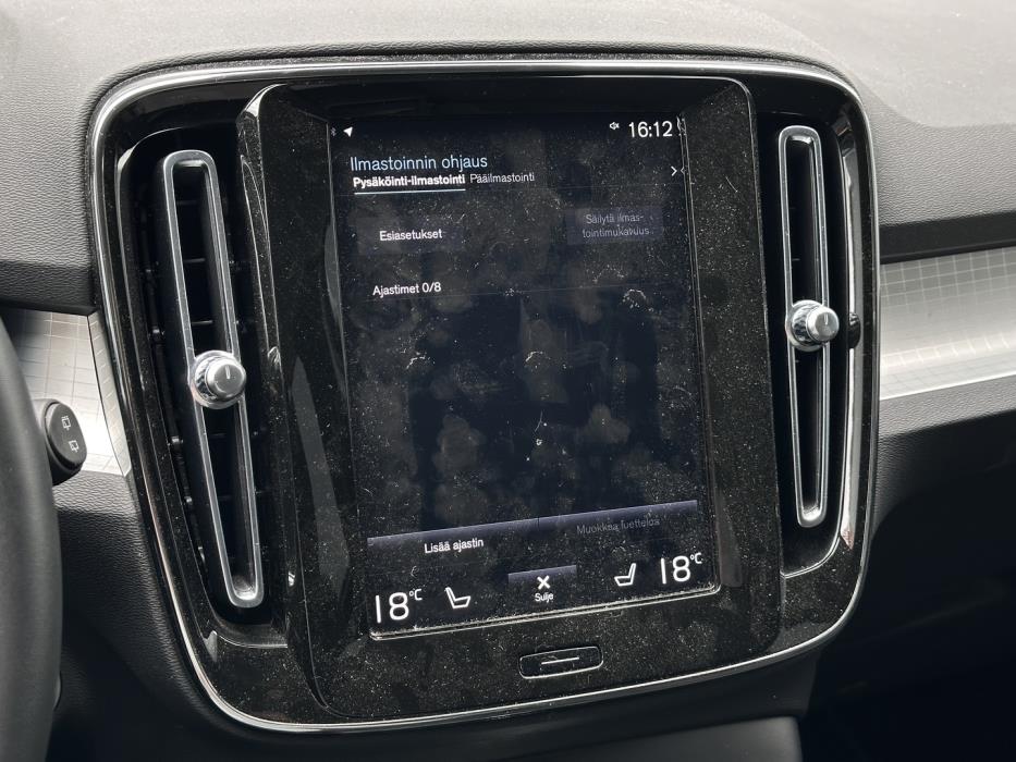 VOLVO XC40 2022