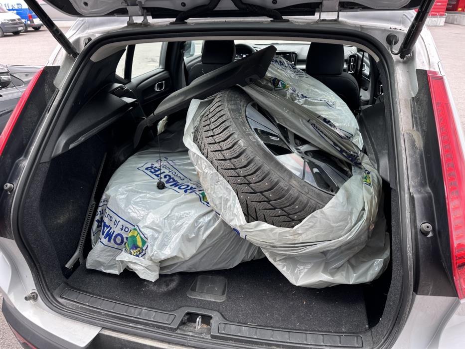 VOLVO XC40 2022