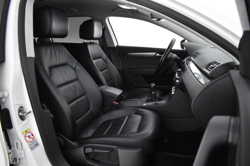 VOLKSWAGEN Passat 2014