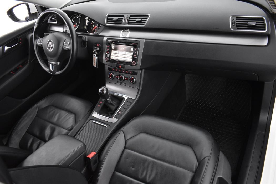 VOLKSWAGEN Passat 2014