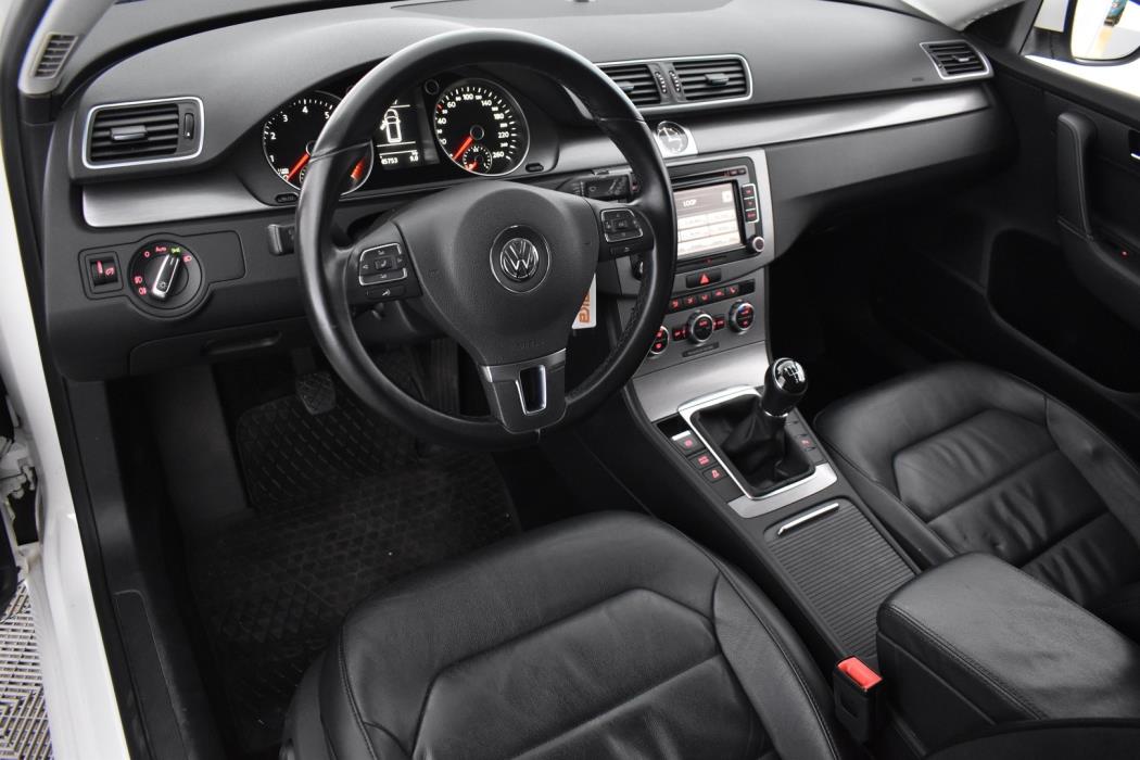 VOLKSWAGEN Passat 2014