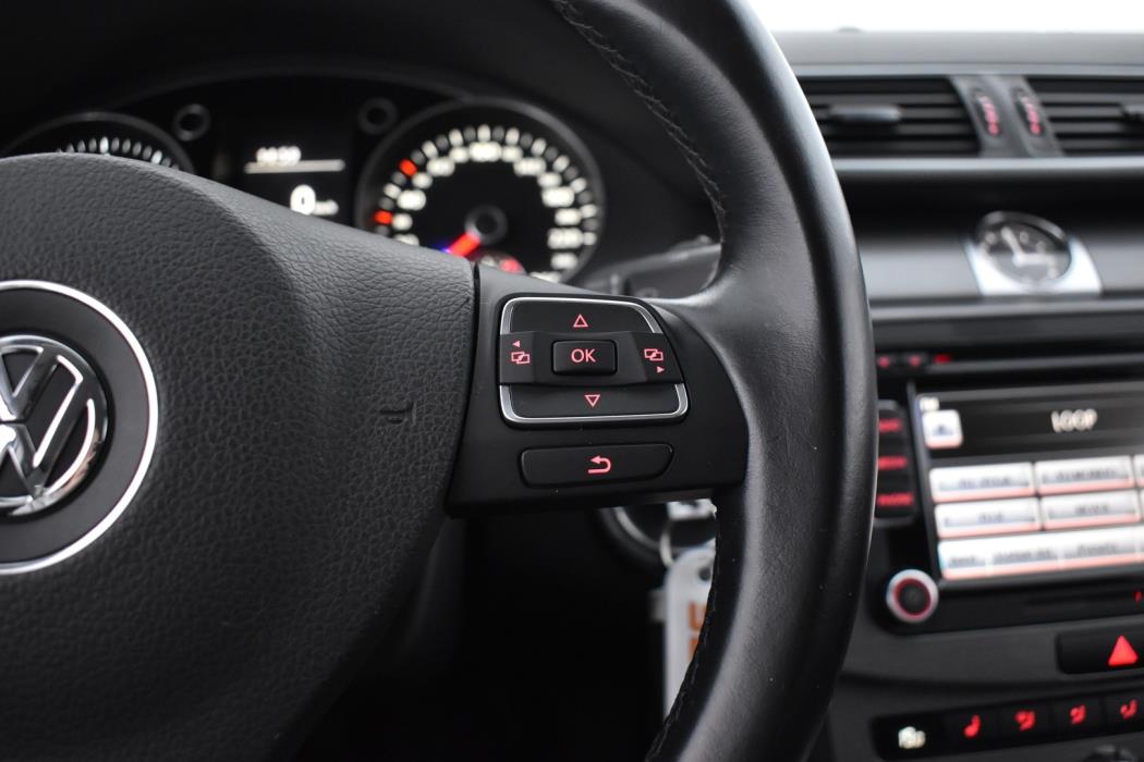 VOLKSWAGEN Passat 2014