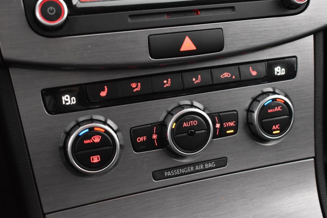 VOLKSWAGEN Passat 2014