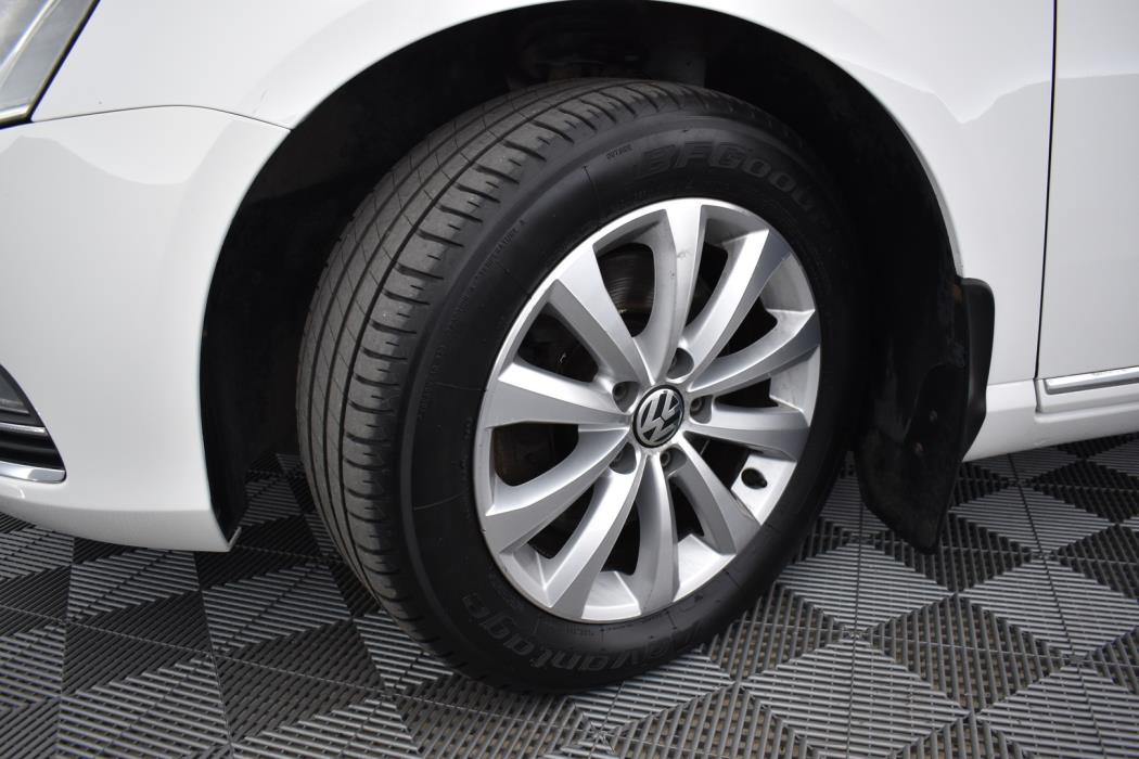 VOLKSWAGEN Passat 2014