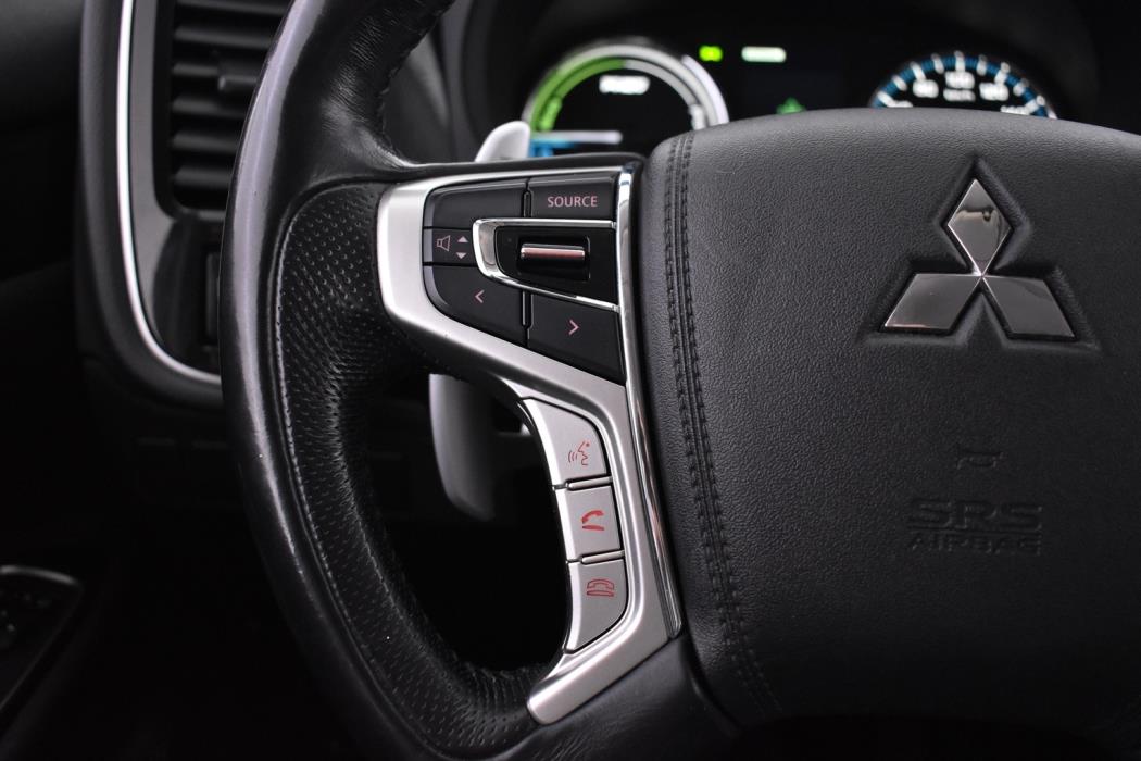 MITSUBISHI OUTLANDER PHEV 2016