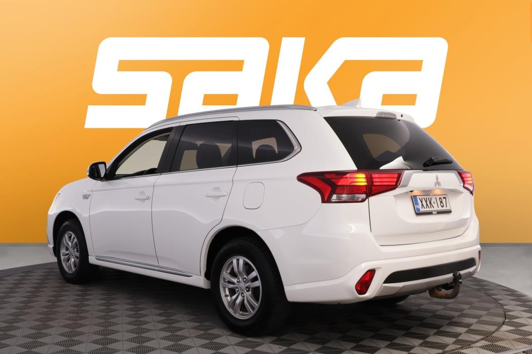 MITSUBISHI OUTLANDER PHEV 2016