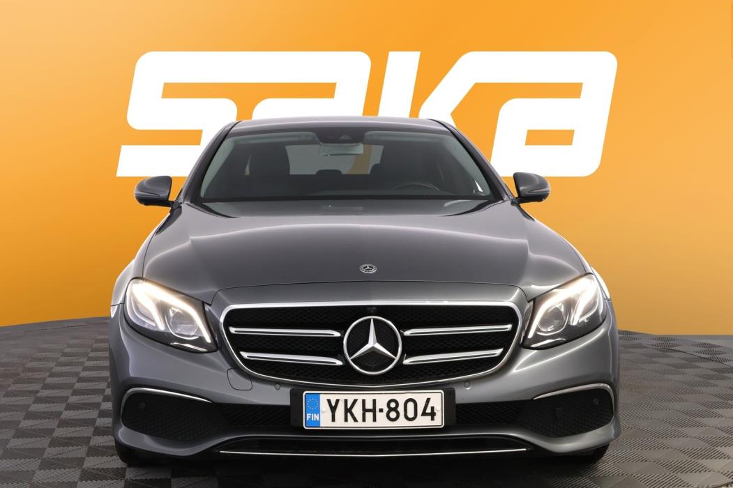 MERCEDES-BENZ E 2019