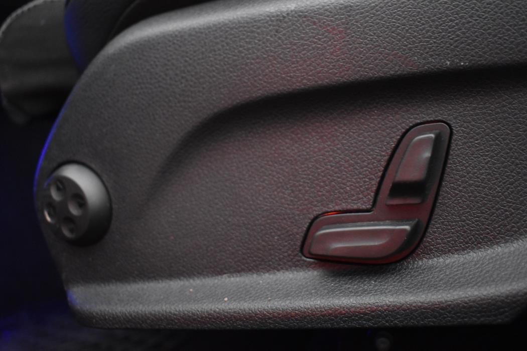 MERCEDES-BENZ E 2019