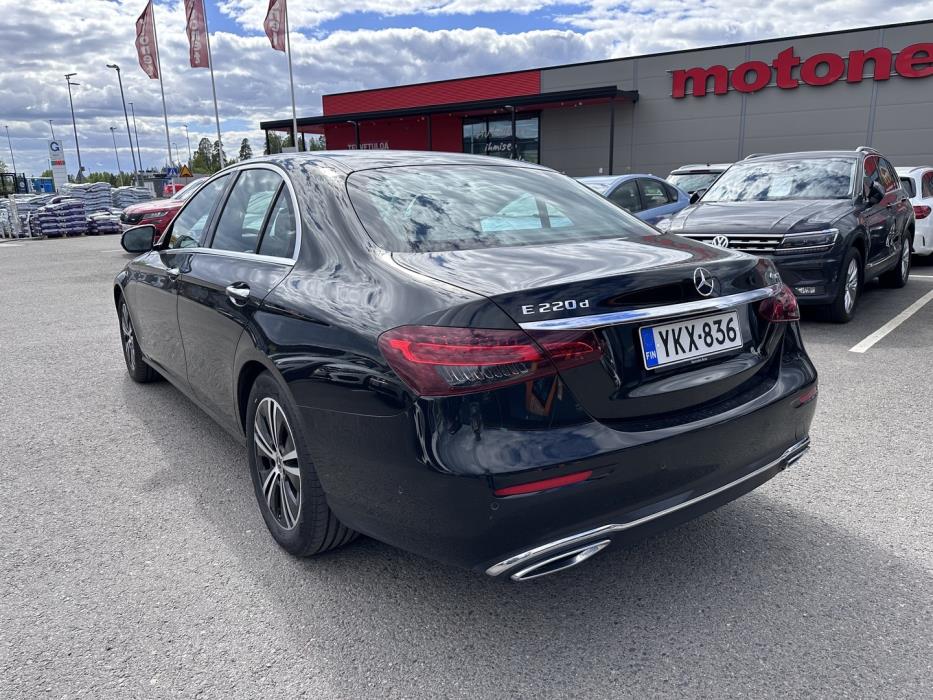 MERCEDES-BENZ E 2022
