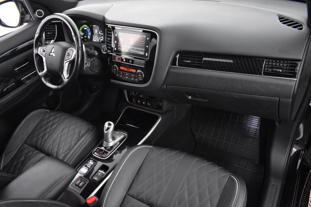 MITSUBISHI OUTLANDER PHEV 2019