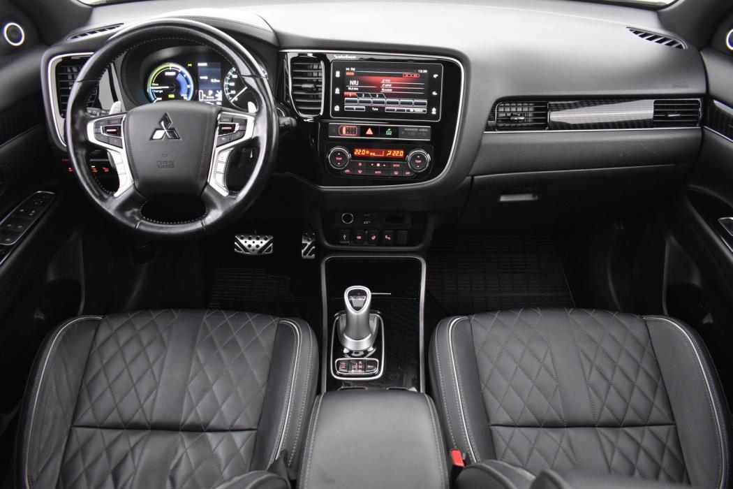 MITSUBISHI OUTLANDER PHEV 2019
