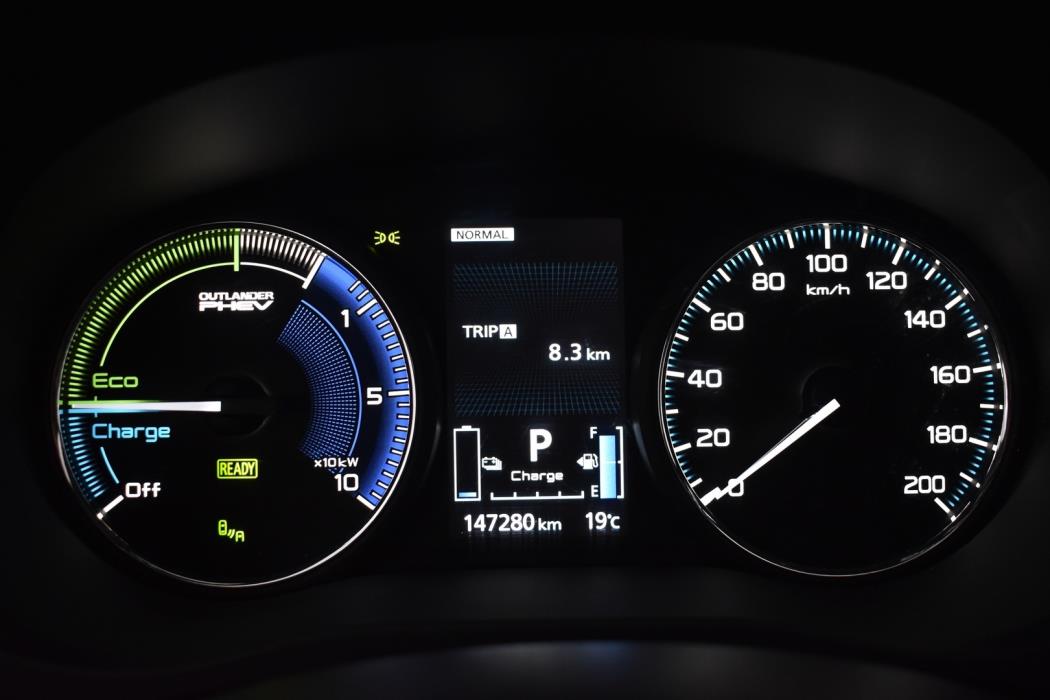 MITSUBISHI OUTLANDER PHEV 2019