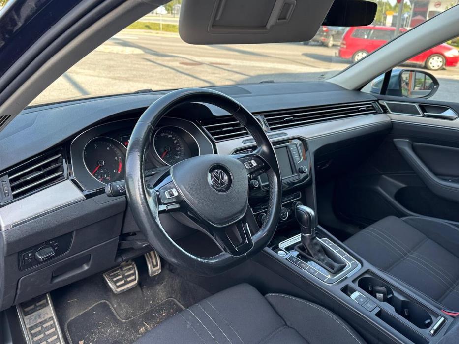 VOLKSWAGEN Passat 2017