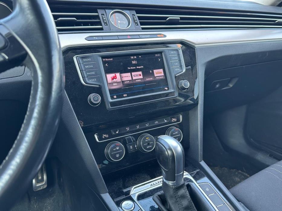 VOLKSWAGEN Passat 2017