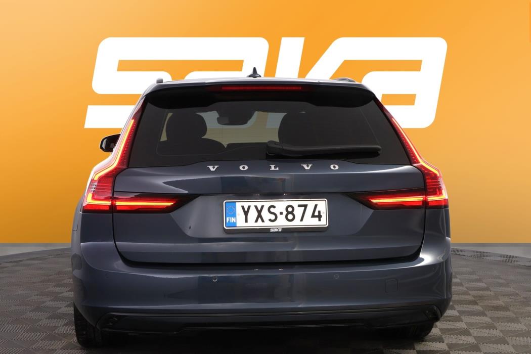 VOLVO V90 2021