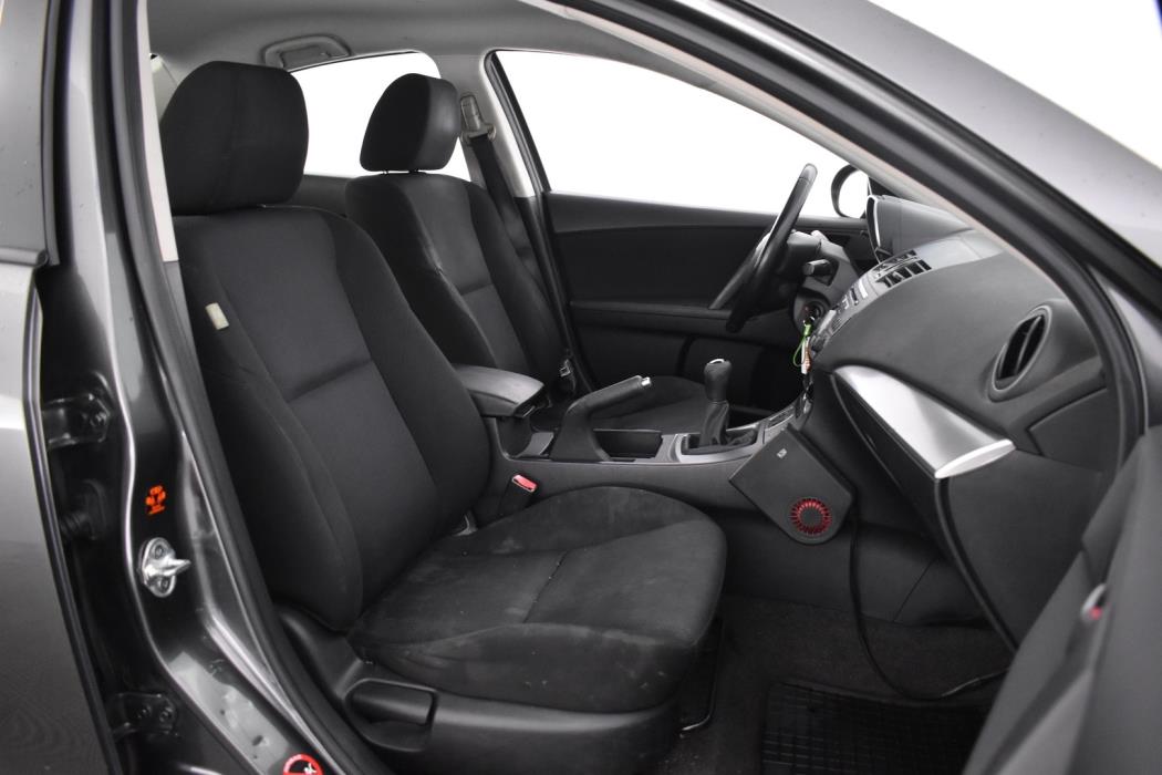 MAZDA 3 2011