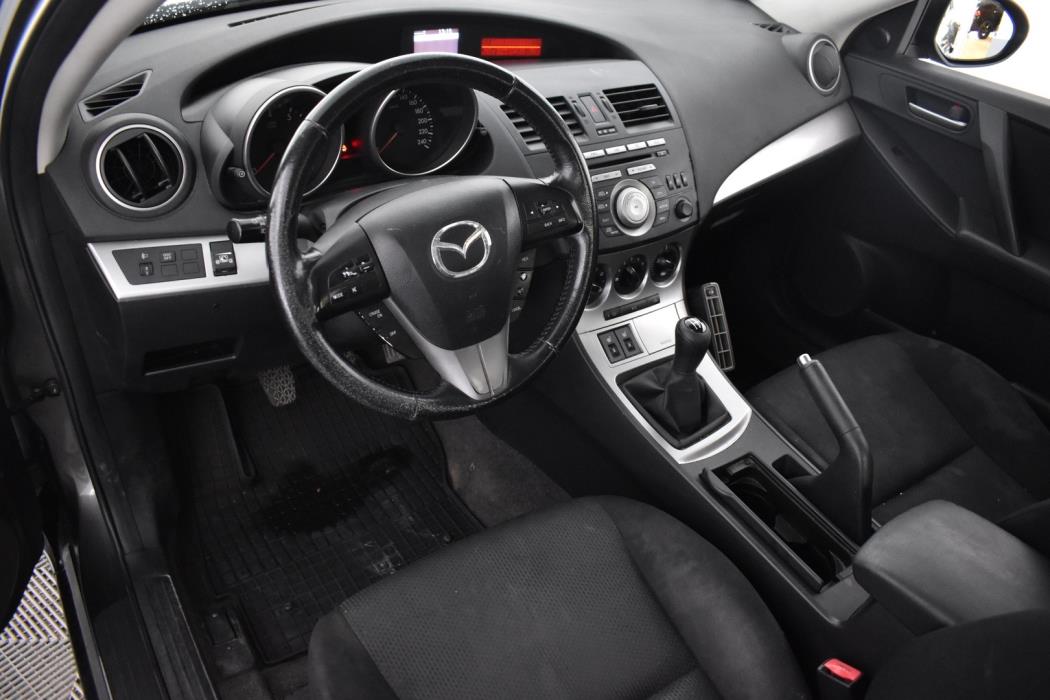 MAZDA 3 2011