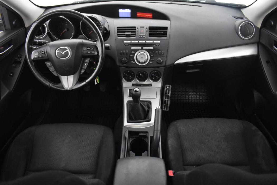 MAZDA 3 2011