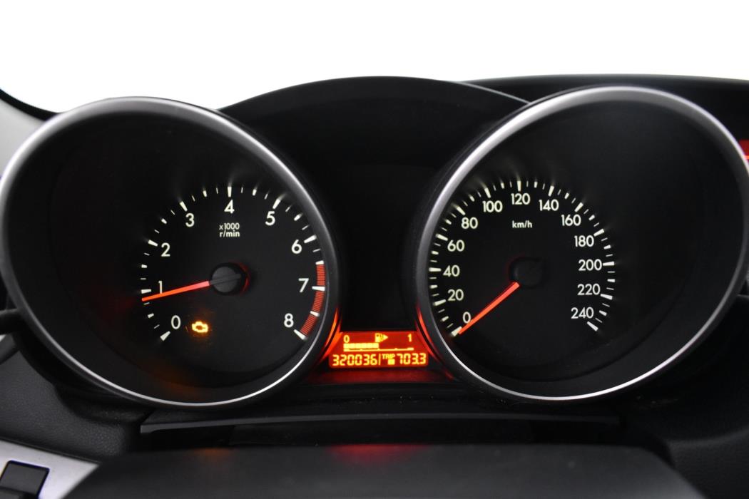 MAZDA 3 2011