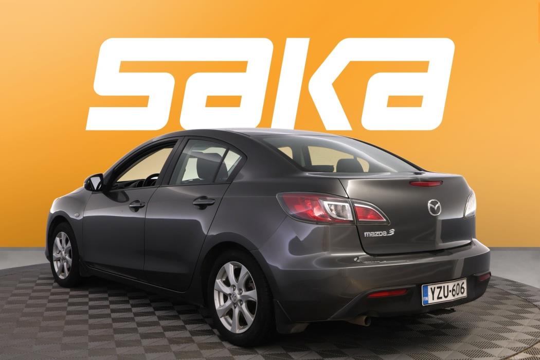 MAZDA 3 2011