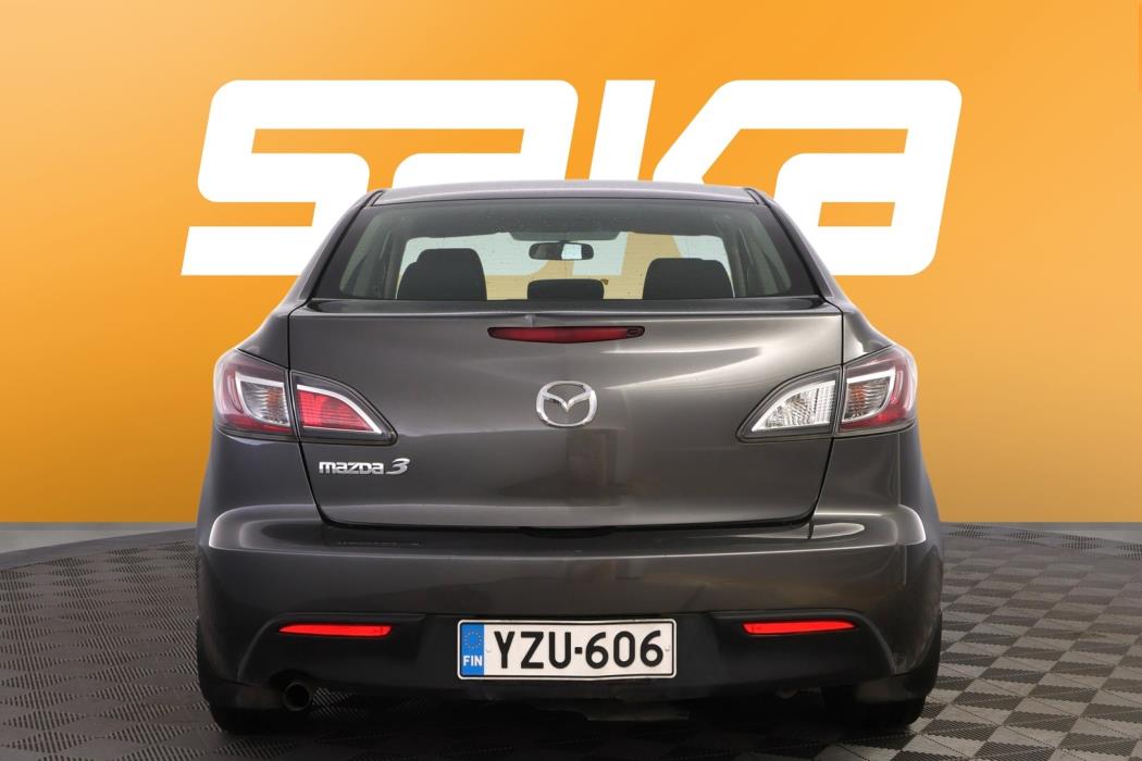 MAZDA 3 2011