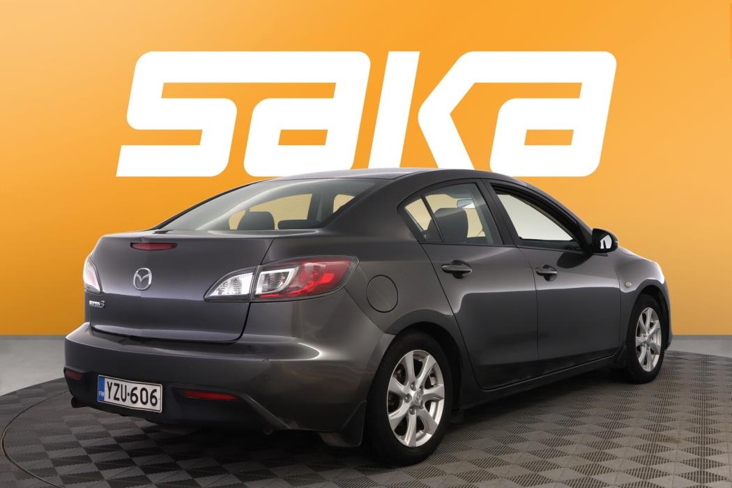 MAZDA 3 2011