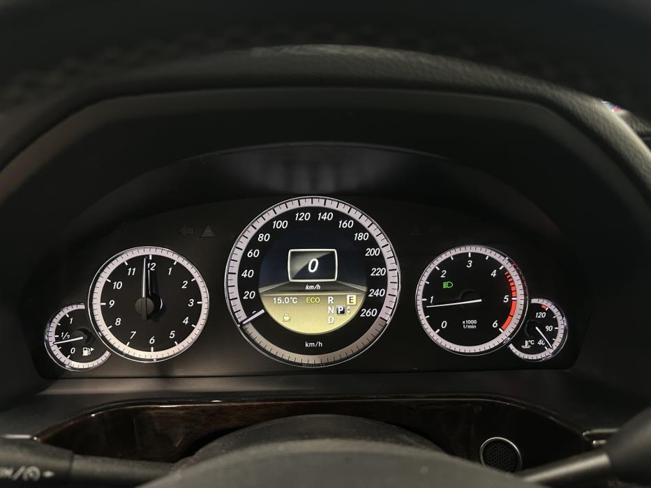 MERCEDES-BENZ E 2012