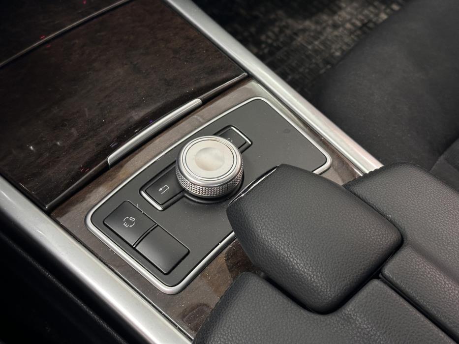 MERCEDES-BENZ E 2012