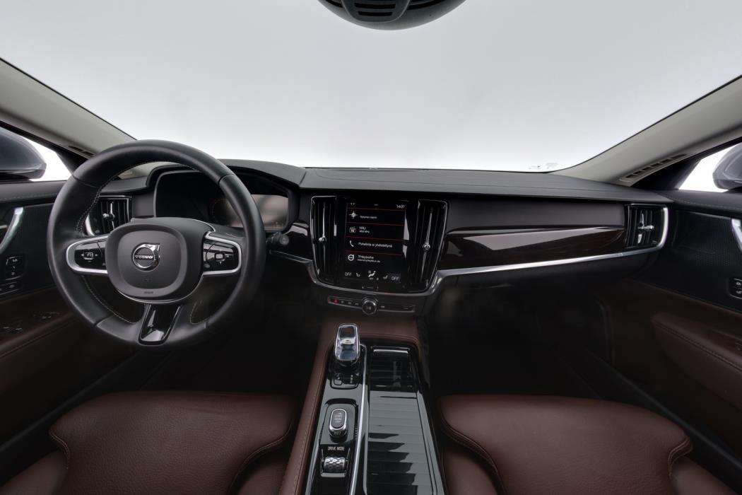 VOLVO V90 2020