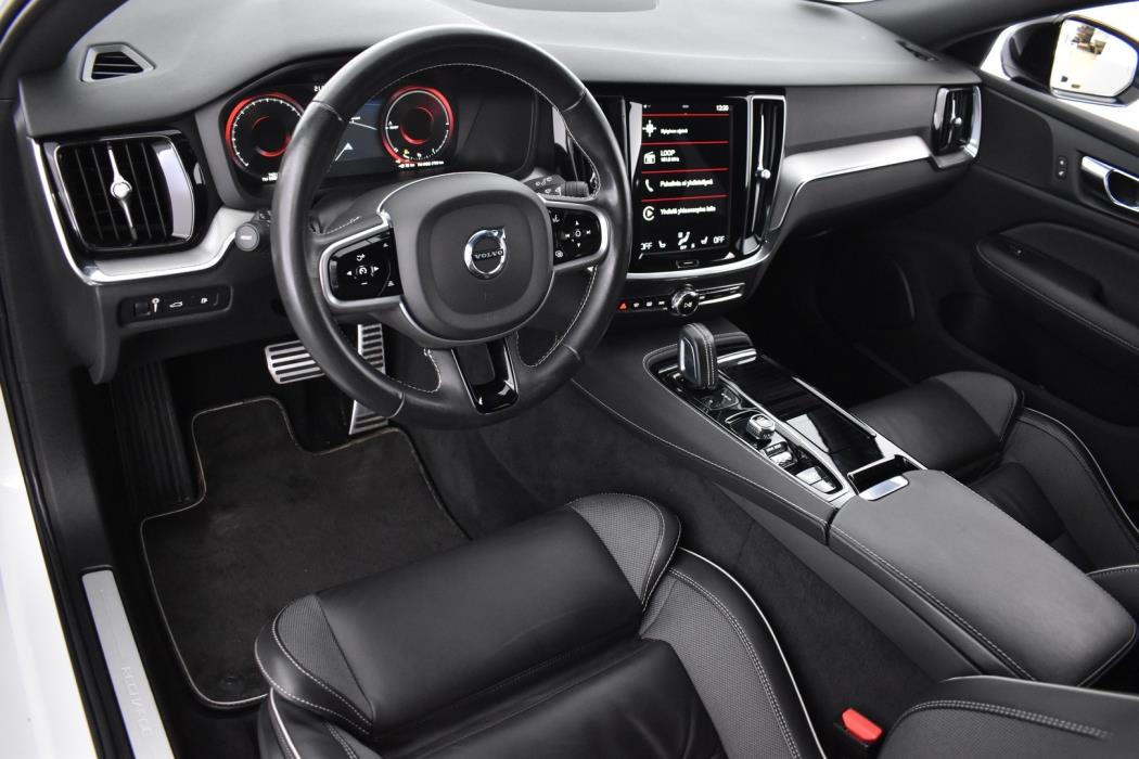 VOLVO V60 2021