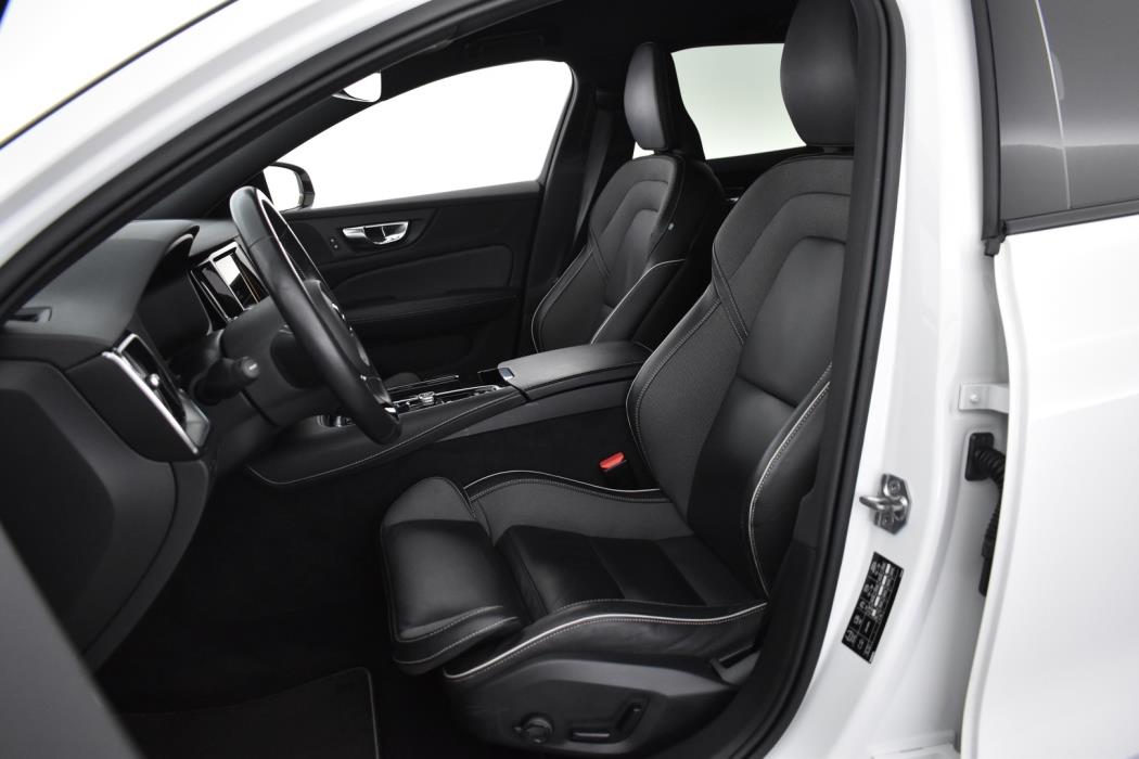 VOLVO V60 2021
