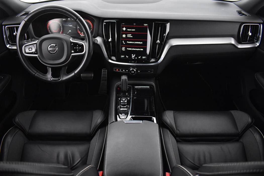 VOLVO V60 2021