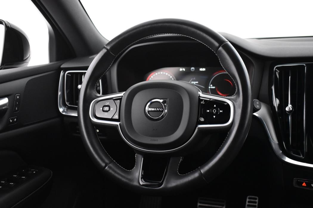 VOLVO V60 2021