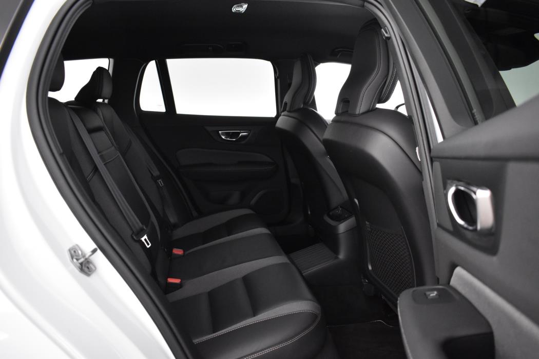 VOLVO V60 2021